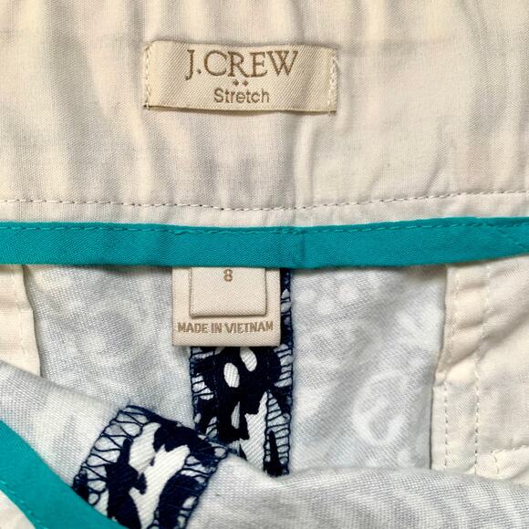 J. Crew Factory Navy and White Floral Printed Chino Shorts Size 8 - Picture 4 of 6